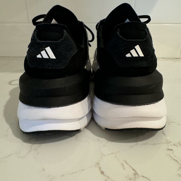 Adidas Boost women’s sneaker - Picture 4 of 9